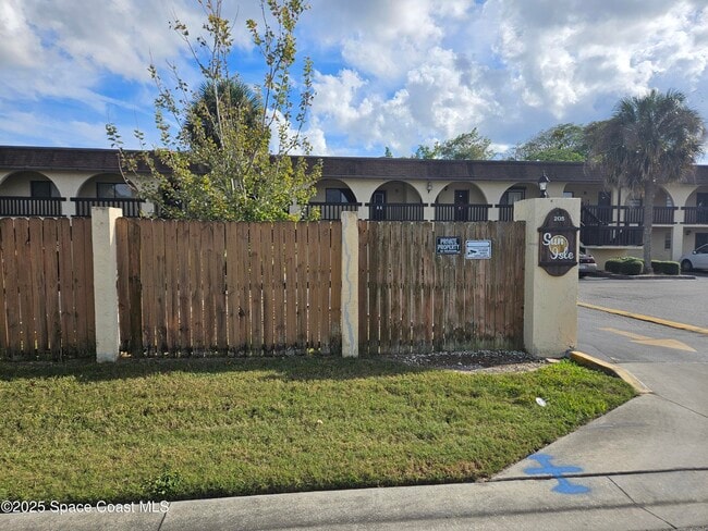 Building Photo - 205 Palmetto Ave Unit 506