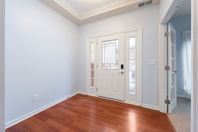 Photo - 586 Harrison Dr NW