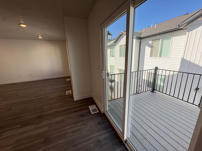 Photo - BRAND NEW & Pet Friendly