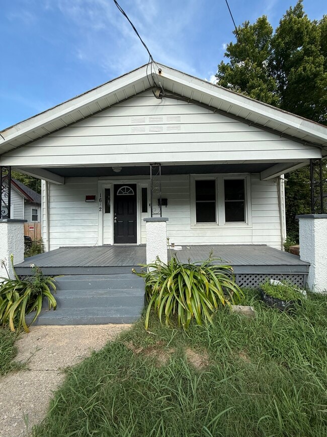 Building Photo - 1612 Columbia St Rental