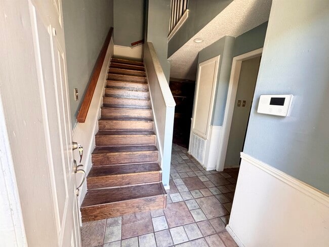 Photo - 200 Martingale Unit 120