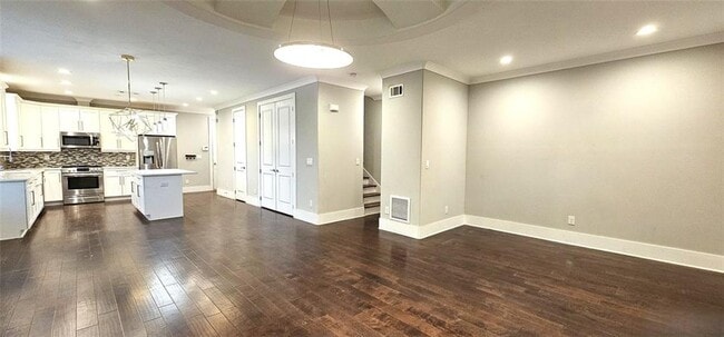 Photo - 1993 Memorial Dr SE