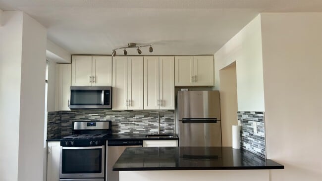 Photo - 201 St Pauls Ave Unidad 2P Rental