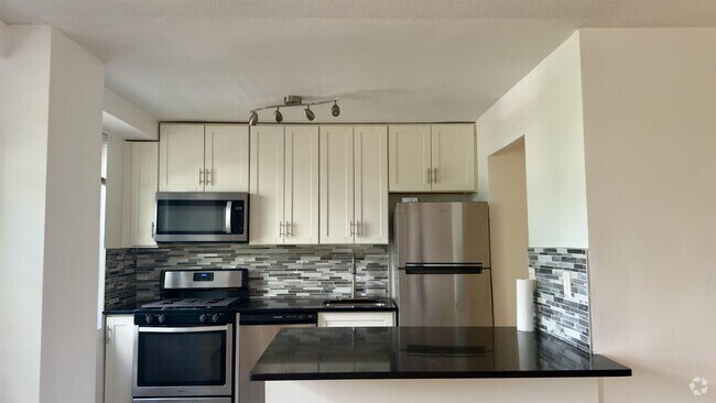 Building Photo - 201 St Pauls Ave Unit 2P Rental