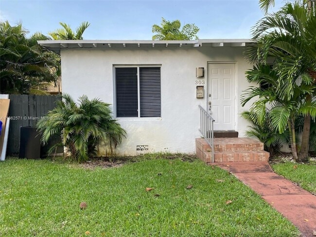 Building Photo - 303 SW 24th Rd Rental