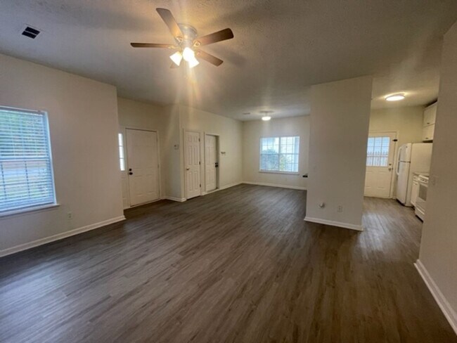 Photo - 149 Shelby Drive - Sandstone