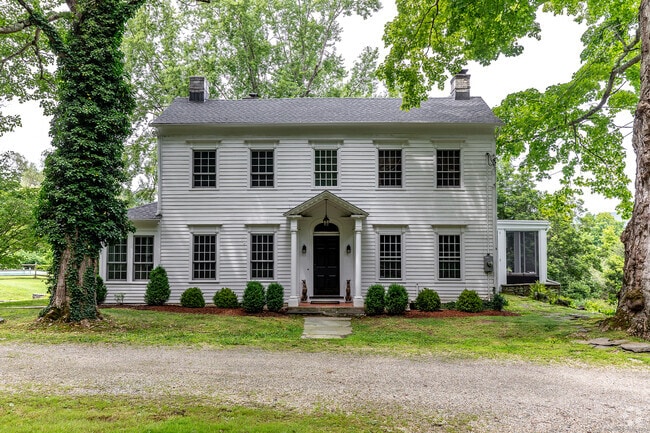 Building Photo - 119 Knibloe Hill Rd Rental
