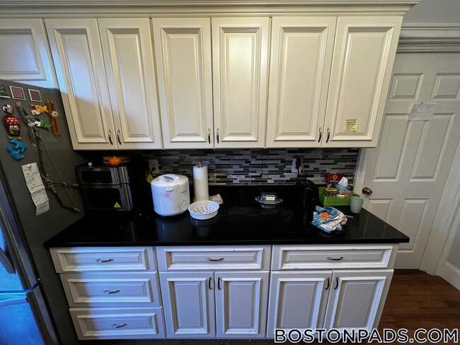 684 Parker St Unit 2