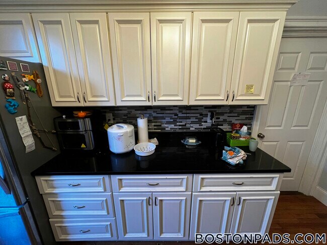Photo - 684 Parker St Unit 2