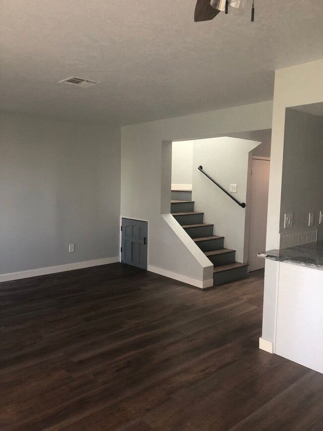 Photo - 3 bedroom 2 bathroom Condo in Helendale! Unit 9