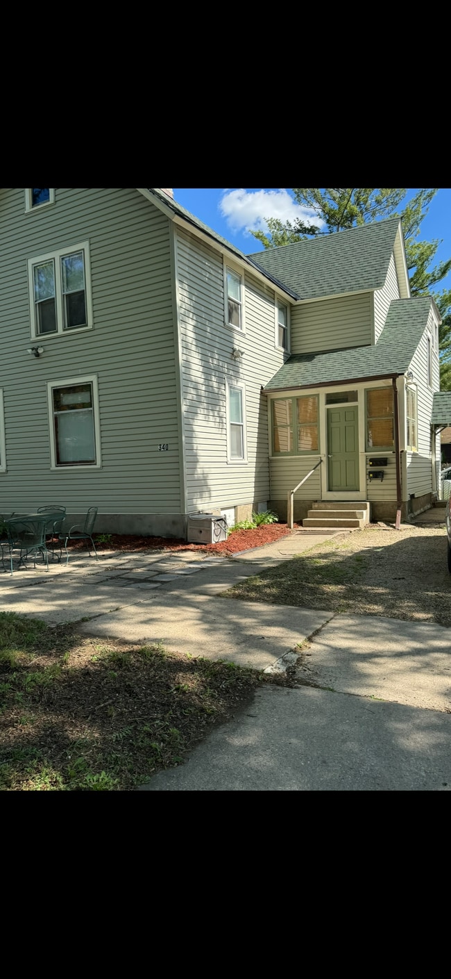Photo - 340-1 15th Ave NE
