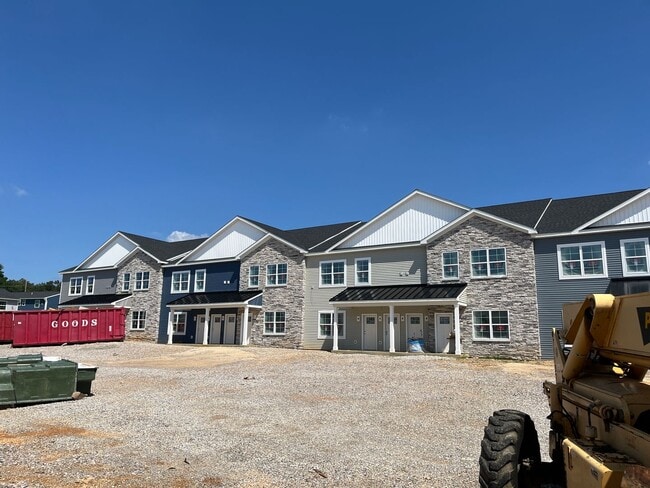 Building Photo - 3906 Tunnel Hill Rd Unit Apt. 101