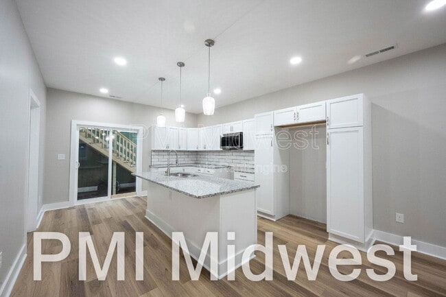 Photo - 20 Schiller St