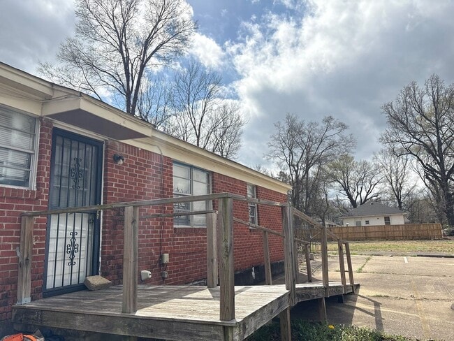 Photo - Freshly Renovated 2-bedroom 1 bath duplex