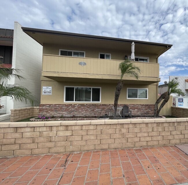 Building Photo - Super Clean & Nicely Renovated 2BR/1Bath in San Clemente - Walk to the Beach! Unit B