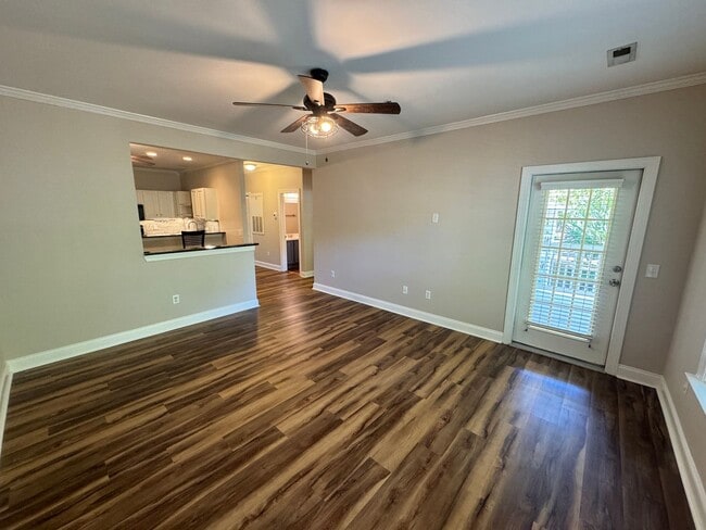 Photo - Beautiful 2 bed 2 bath Condo - In Great Lo...