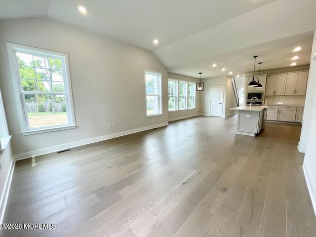 1 Beach Ct