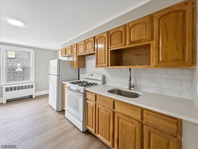 Building Photo - 109 Division Ave Unit 3 Rental