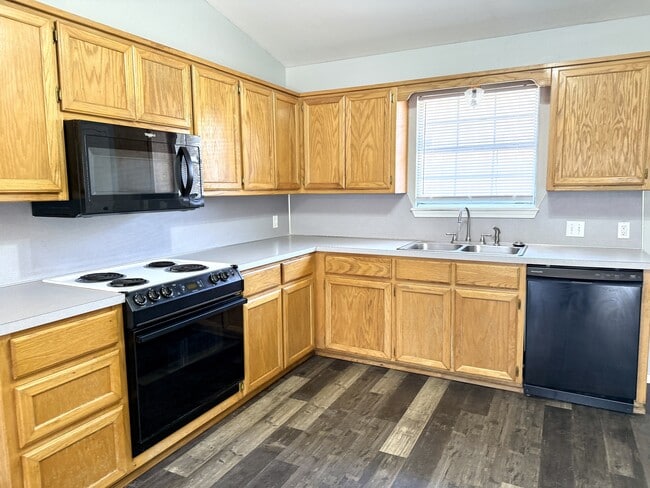 Photo - 2412 Cimmaron Dr