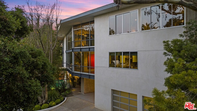 Building Photo - 2207 Bowmont Dr Rental