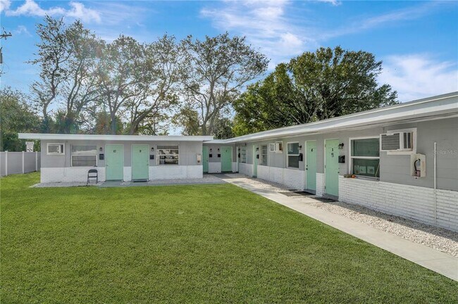 Photo - 6701 S West Shore Blvd Unit 8