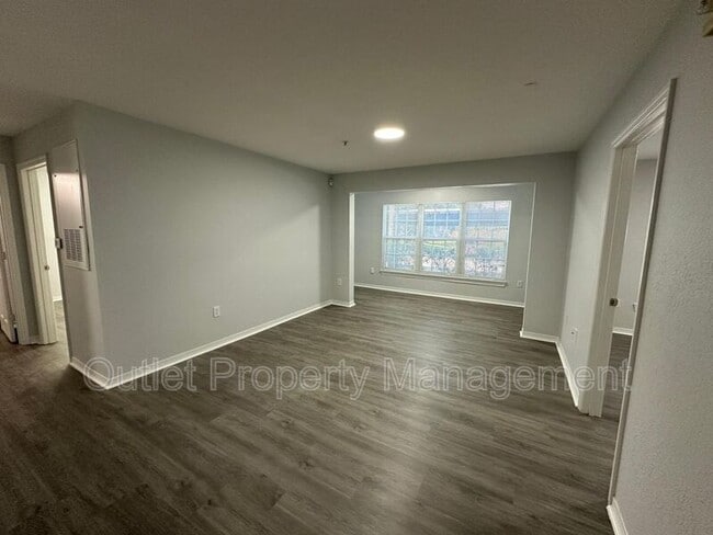 Photo - 5467 Vineland Rd Unidad #6106
