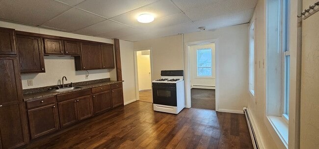 Building Photo - 20 Main St Unit 1w