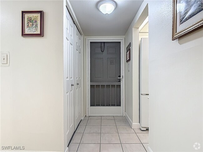 Building Photo - 175 Turtle Lake Ct Unit 108 Rental