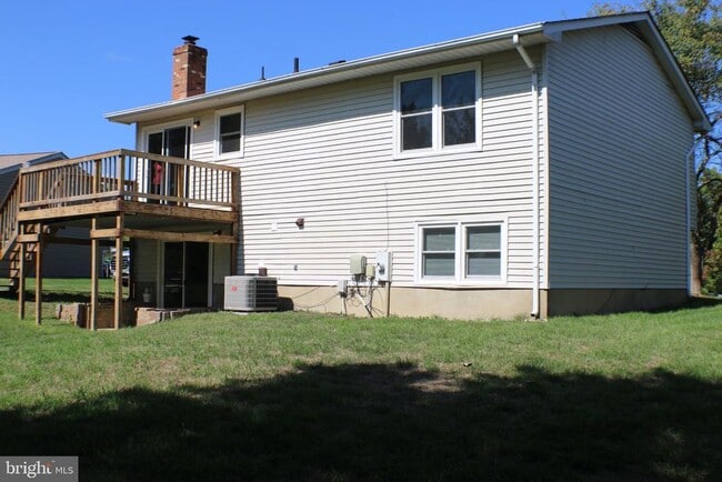 Photo - 5077 Macnamara Dr