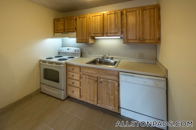 Building Photo - 75 Gardner St