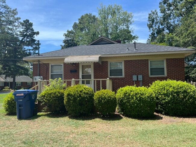 Photo - 901 Parrott Ave