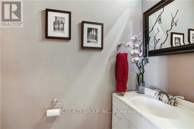 Photo - 980 Lillian St