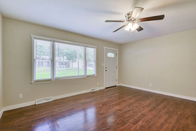 Photo - 1137 W Main St
