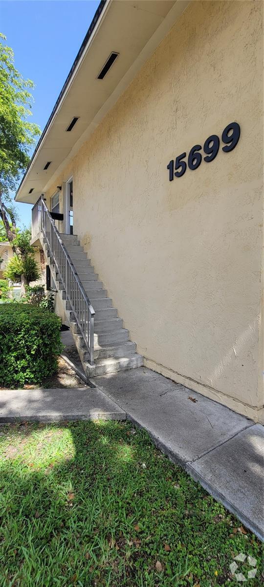 Building Photo - 15699 SW 73rd Cir Terrace Unit 1-2 Rental