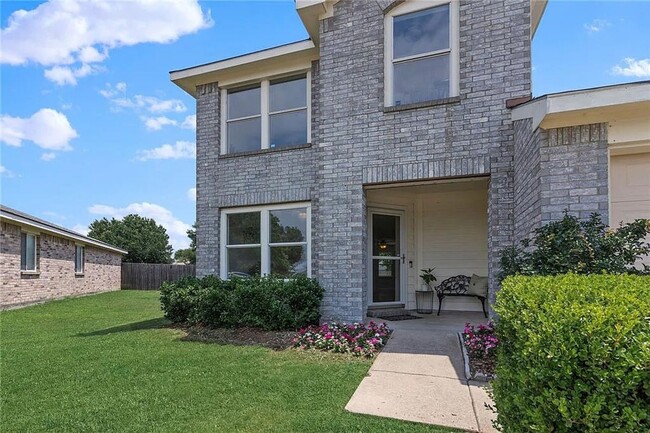 Photo - Stunning 4BR 4.5 Bath Dream House in Great...