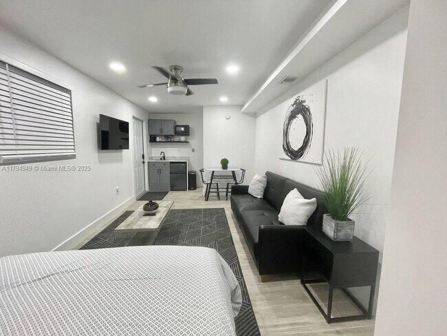 Photo - 170 NE 60th St Unidad EFFICENCY