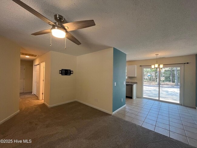 Photo - 907 N Sycamore St