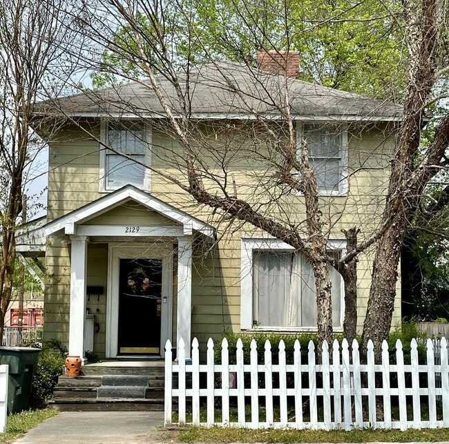 Building Photo - sant2129 Unit A