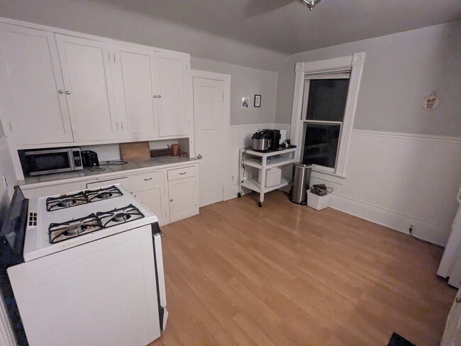 Photo - 2247A N. Summit Ave Unit Upper