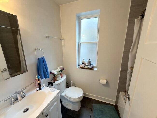 Photo - 4117 W Lawrence Ave Unit 4117-2