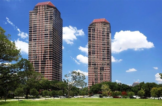 Building Photo - 5110 San Felipe St Unit 273