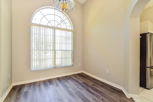 Photo - 2297 Blake Way