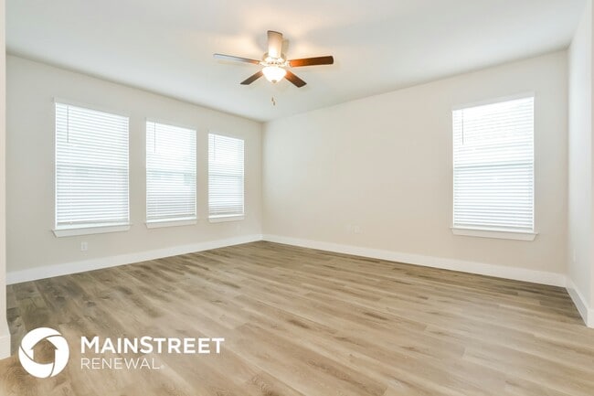 Photo - 352 Whiteheart Dr