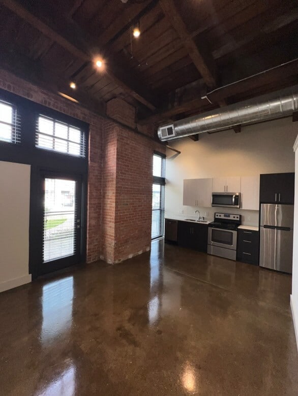Building Photo - 806 Sampson St Unit 103 Rental