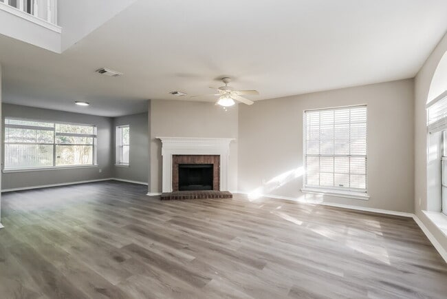 Photo - 16821 Kettle Creek Dr