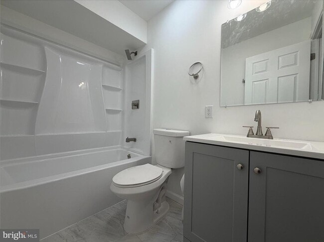 Photo - 45 E High St Unidad 2C