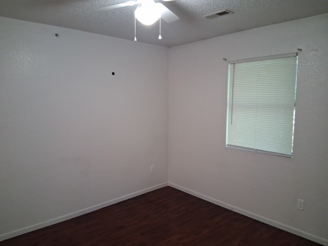 Photo - 1080 Mace Rd