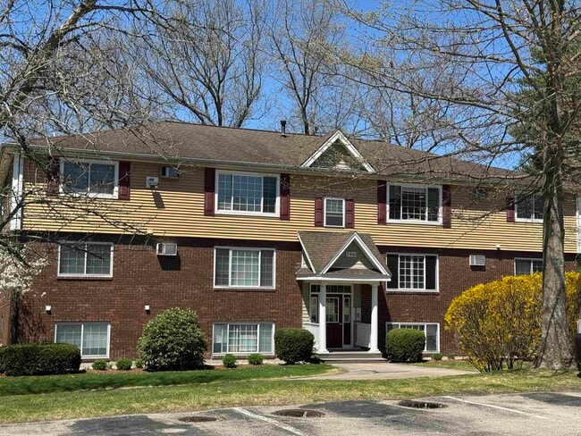 Building Photo - 3981 Brown Ave Unit 77