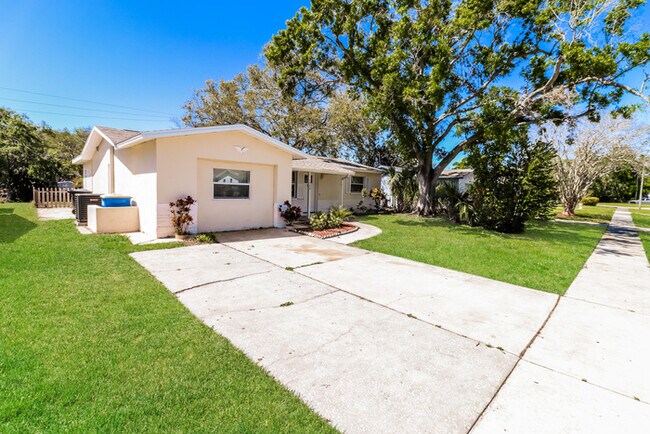 Photo - 1588 Eunice Ln