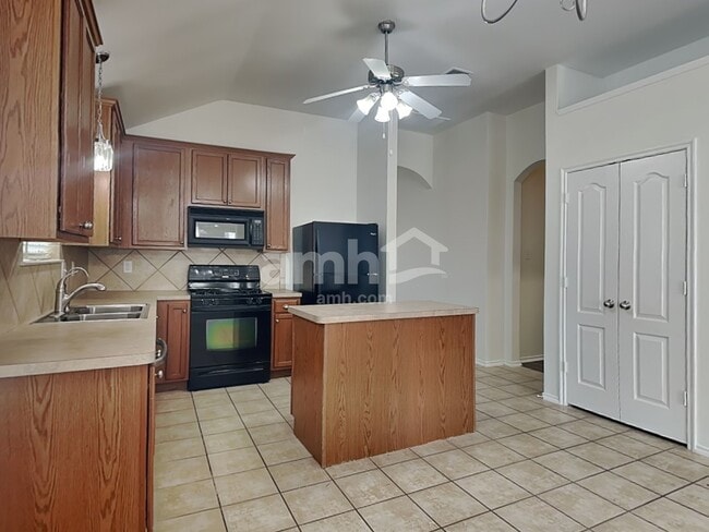 Photo - 485 Sausalito Dr